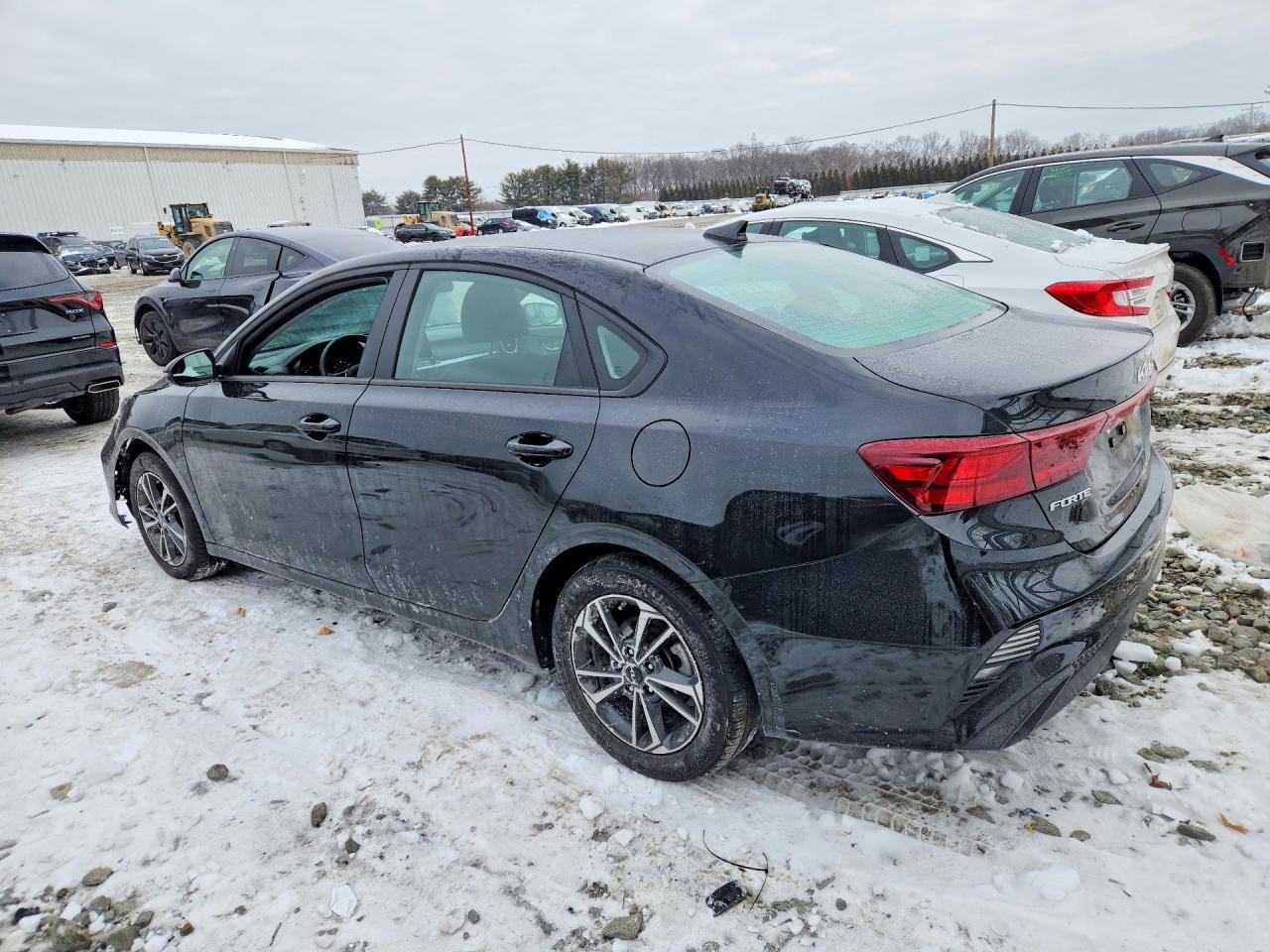 2024 KIA Forte lx