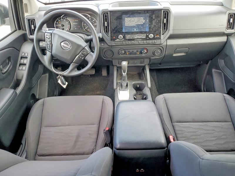 2025 Nissan Frontier s
