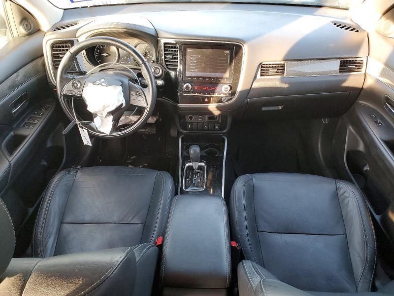 2020 Mitsubishi Outlander se