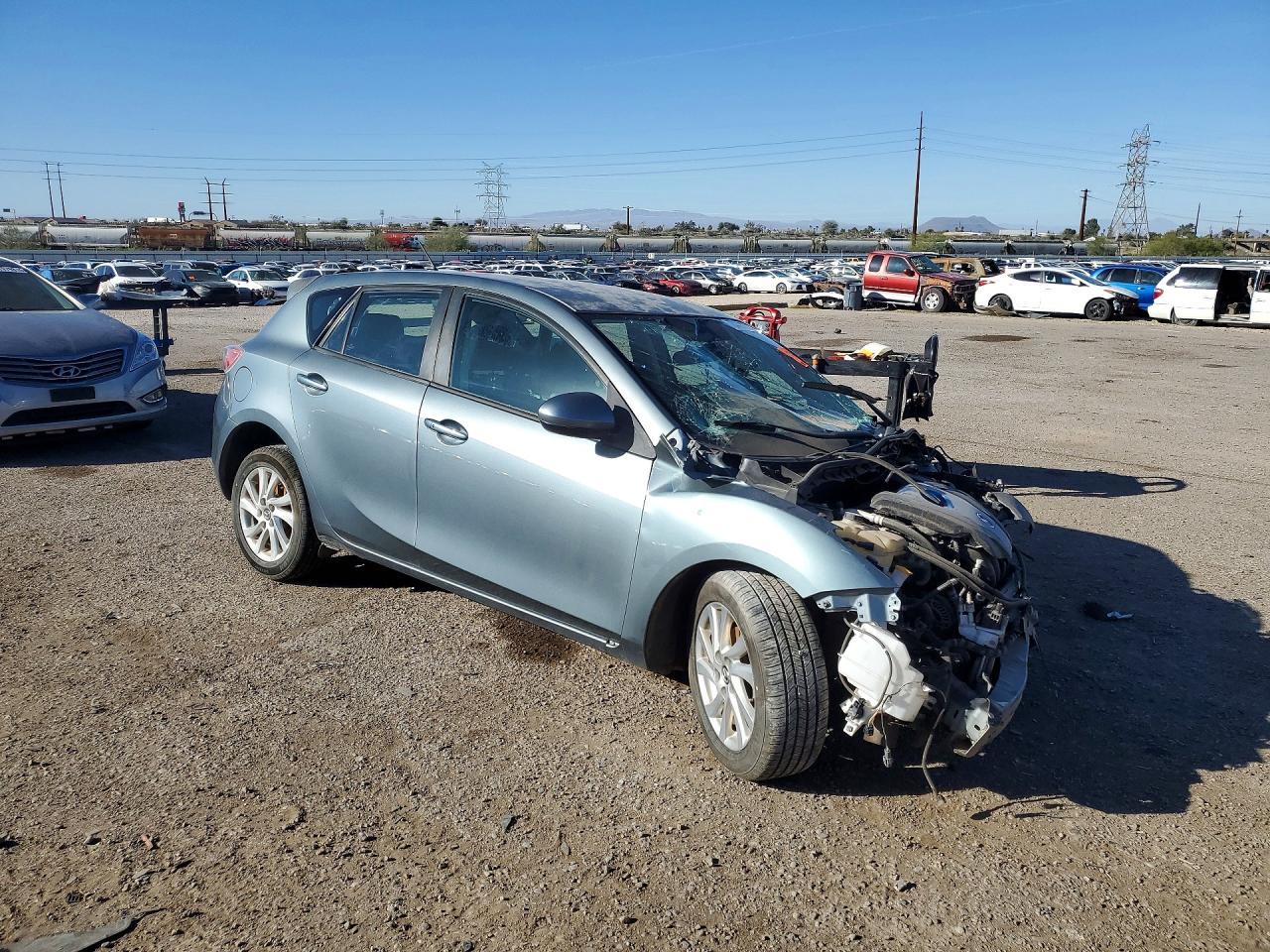 2013 Mazda 3 I