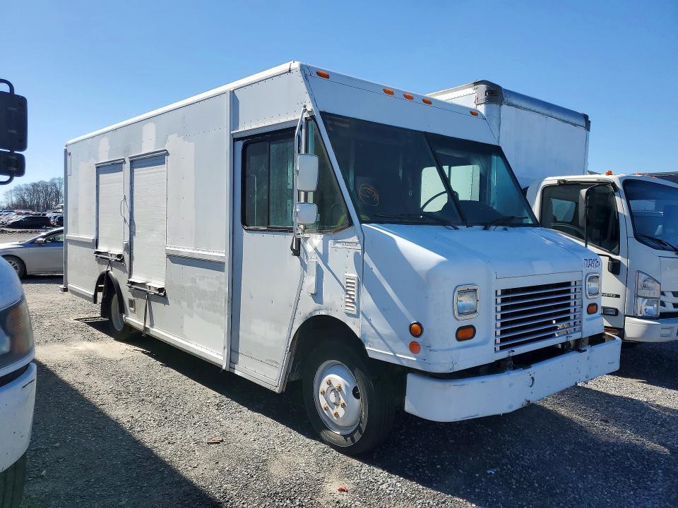 2006 Freightliner MT45 Chassis Delivery Truck