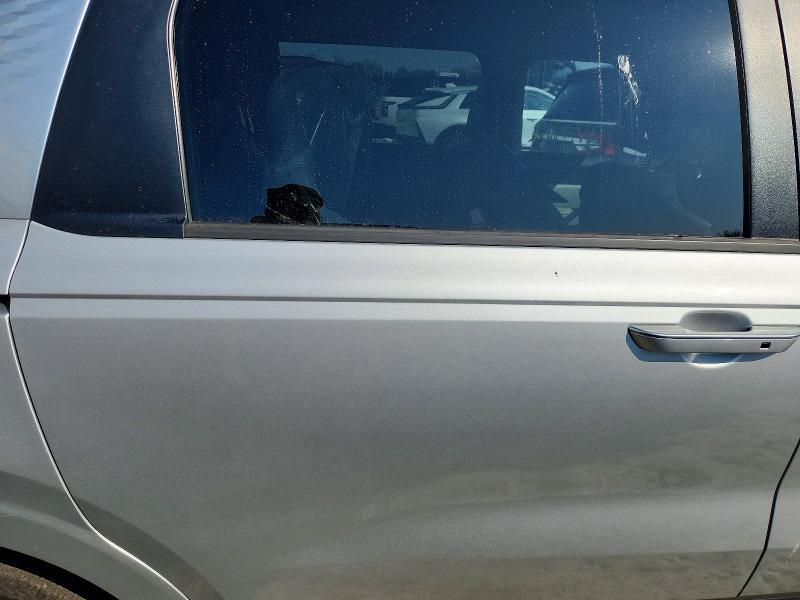 2022 KIA Carnival lx