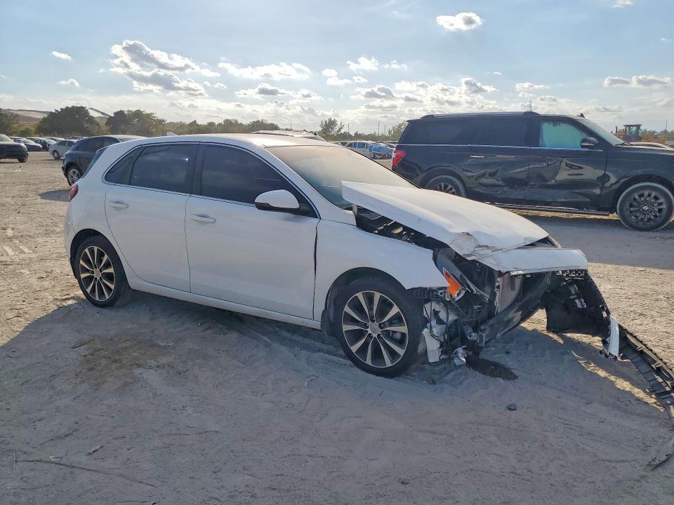 2020 Hyundai Elantra gt Base
