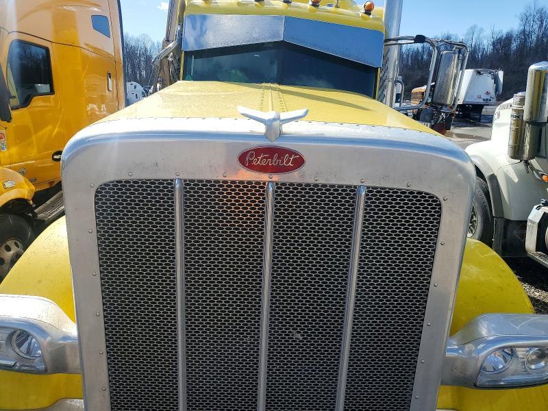 2023 Peterbilt Tractor 389-Semi Truck