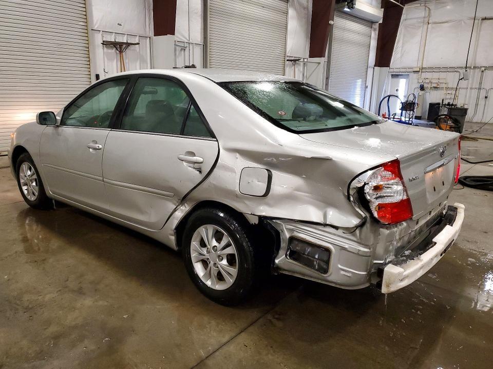 2004 Toyota Camry le
