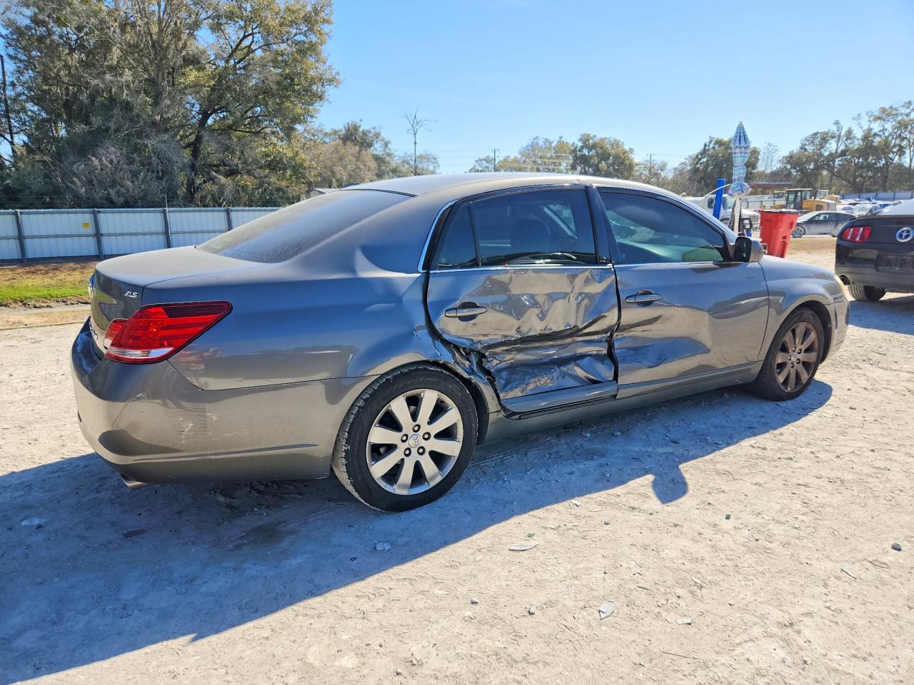 2005 Toyota Avalon xl