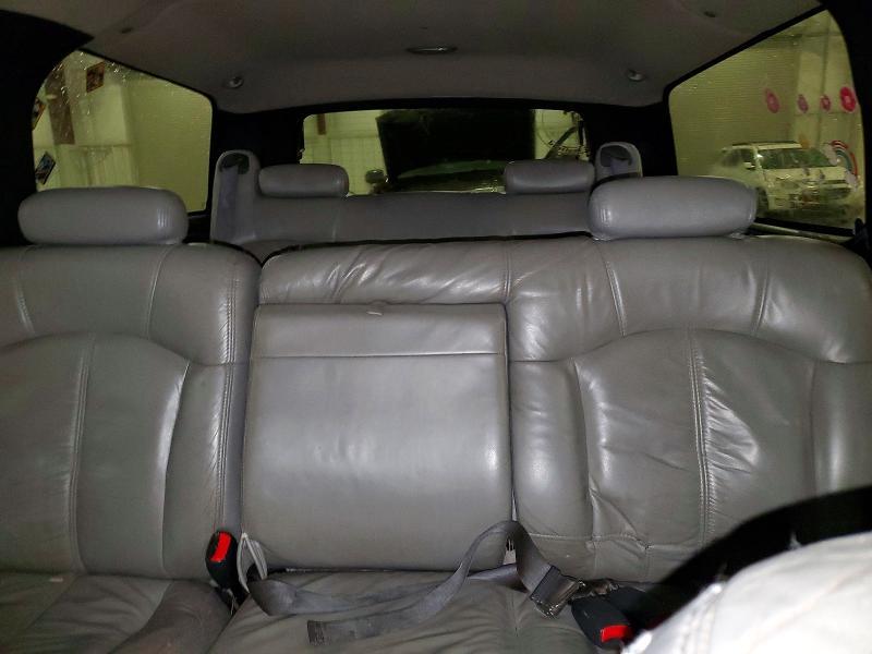 2002 Chevrolet Suburban 1