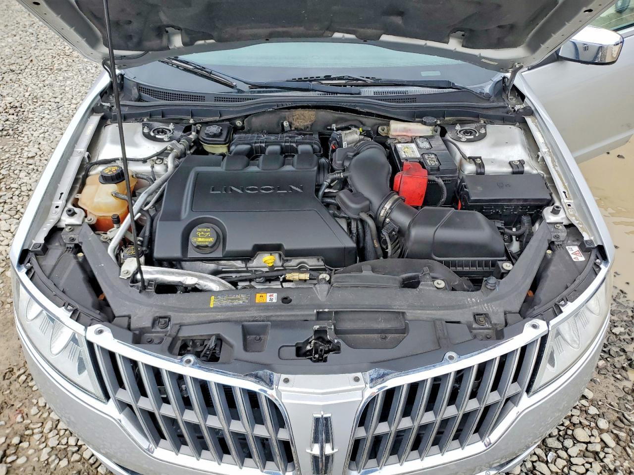 2012 Lincoln Townhouse MKZ