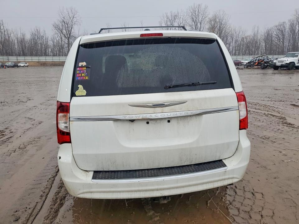 2014 Chrysler Town & Country Touring