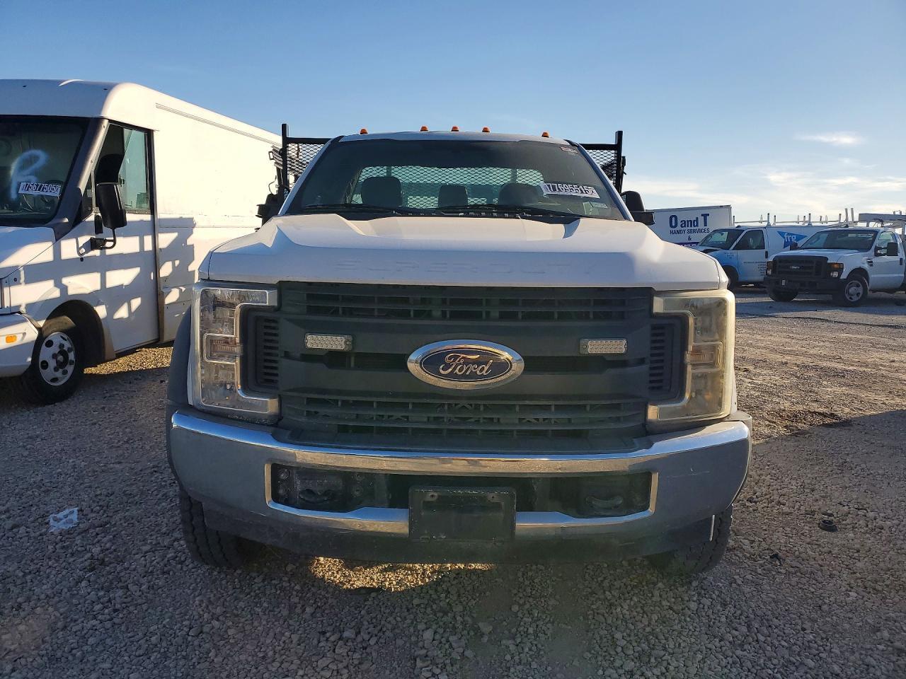 2018 Ford F550 Super Duty Flatbed Truck