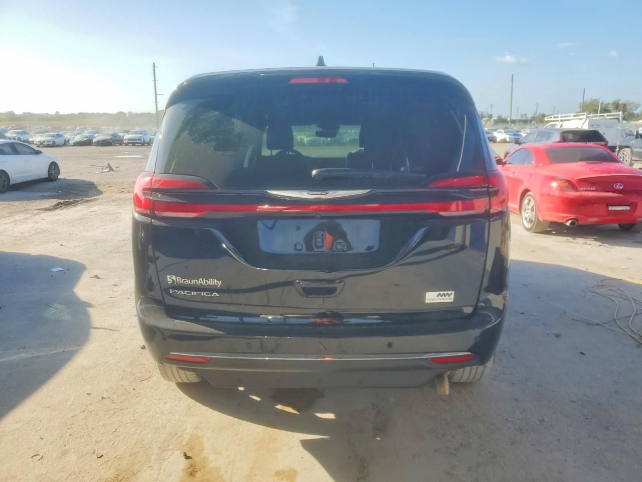 2025 Chrysler Pacifica Select