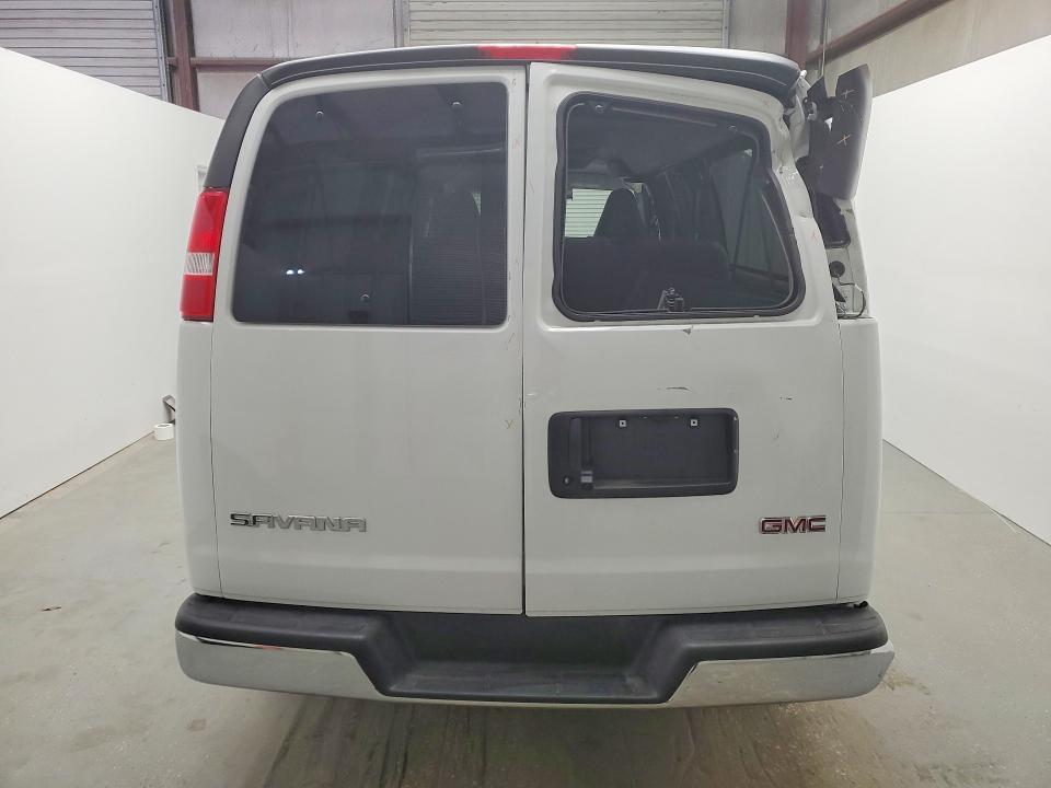 2025 GMC Savana G3500 LT