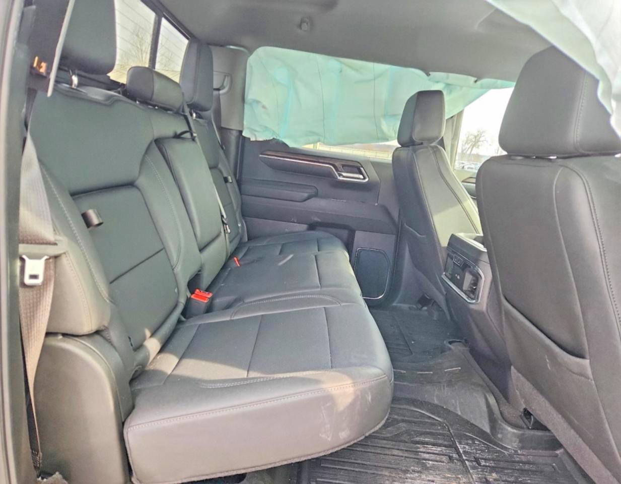 2024 GMC Sierra K1500 slt
