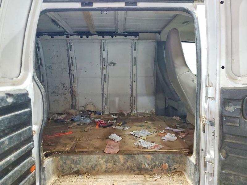 2017 GMC Savana G2500 Delivery van