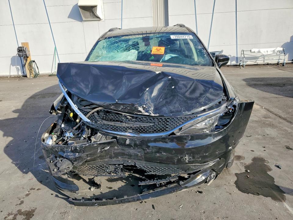 2021 Chrysler Voyager lxi