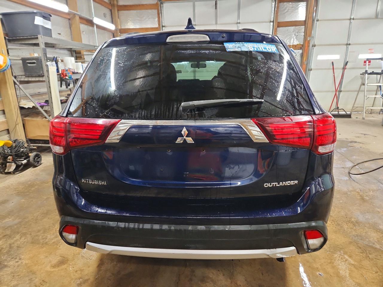 2017 Mitsubishi Outlander es