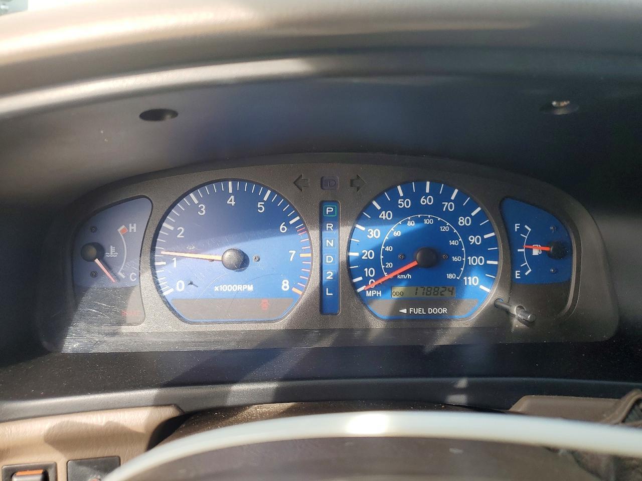 2003 Toyota Sienna le
