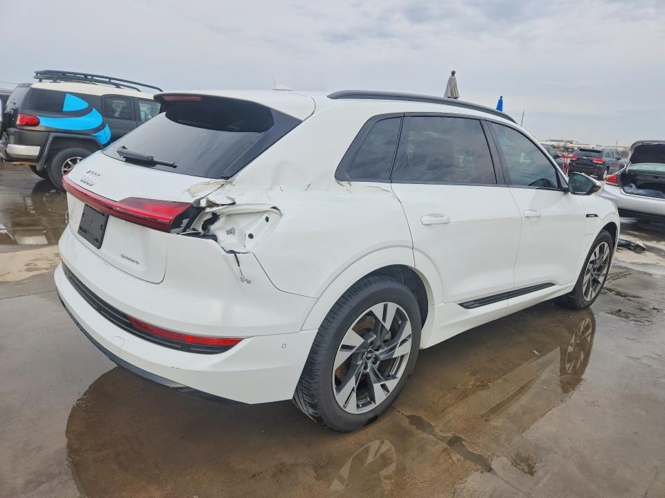 2021 Audi E-tron Premium