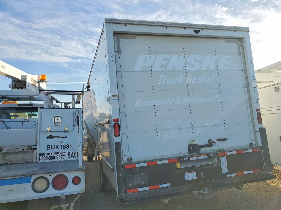 2022 GMC Savana box Truck