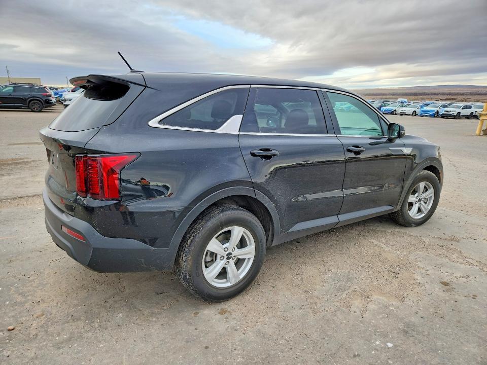 2023 KIA Sorento lx