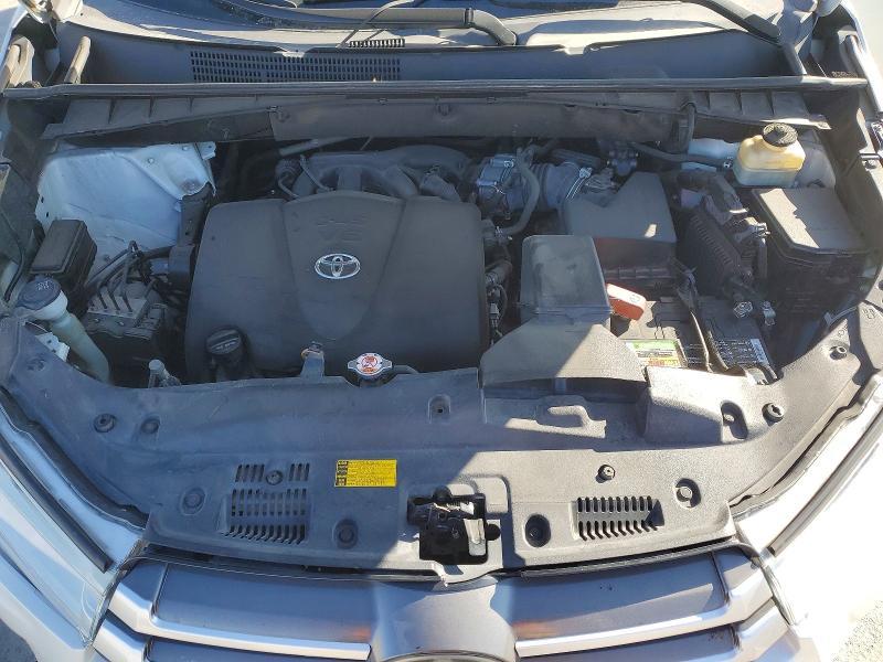 2018 Toyota Highlander se
