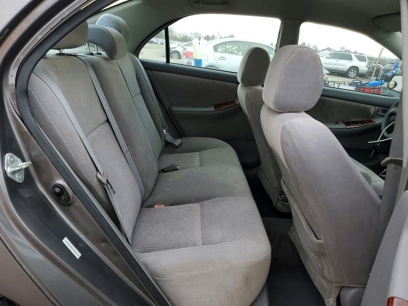 2005 Toyota Corolla le