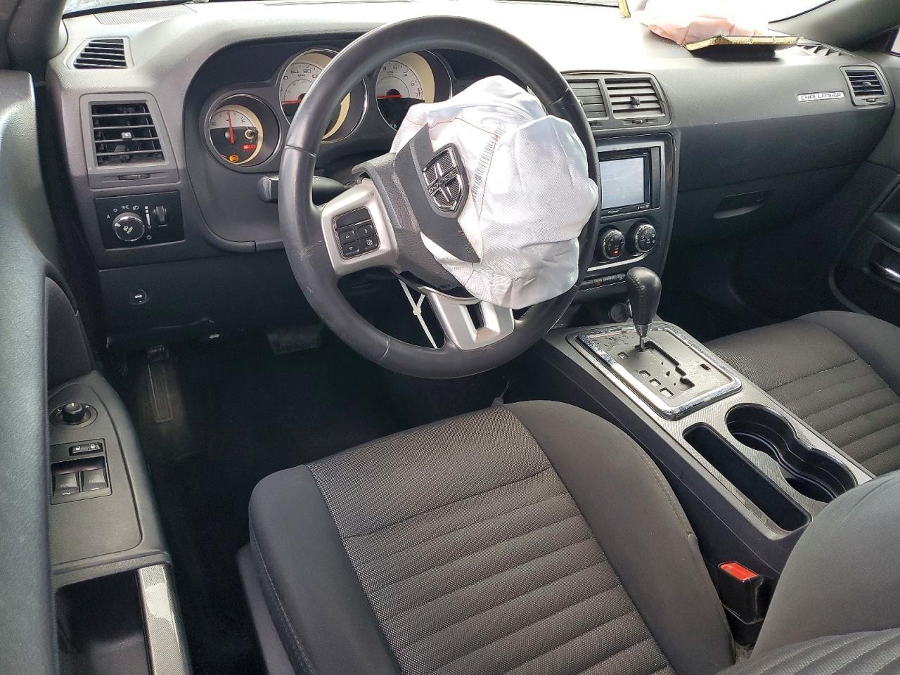 2014 Dodge Challenger sxt