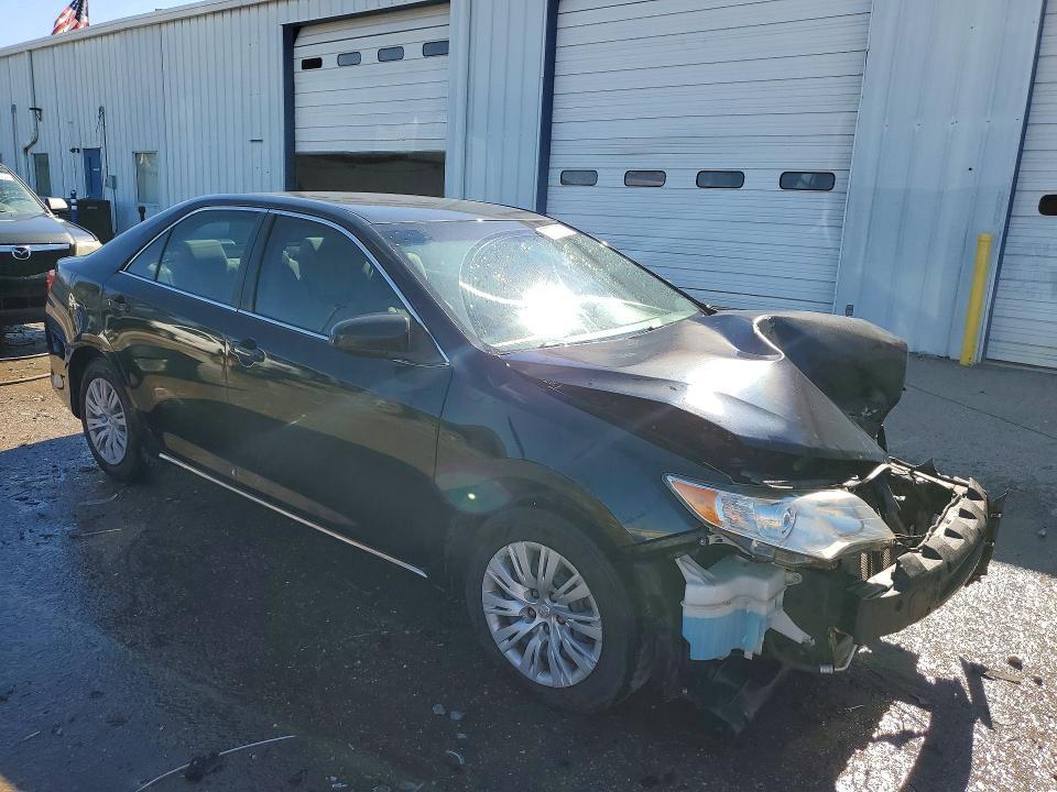 2014 Toyota Camry le