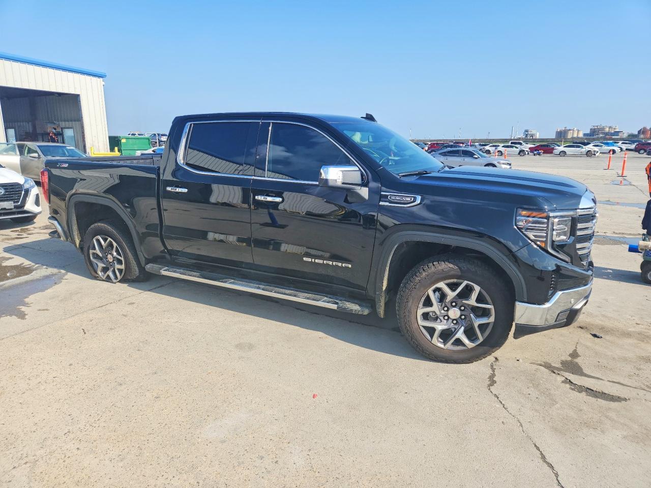 2025 GMC Sierra K1500 SLT