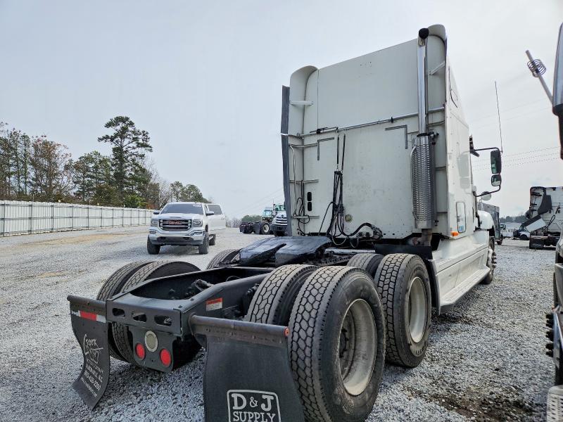 2006 Freightliner Columbia 120 Semi Truck