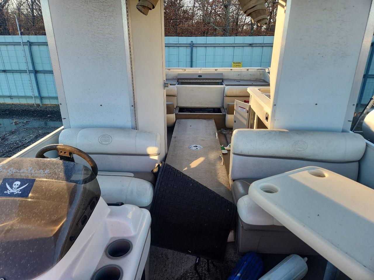2002 Tracker Boat