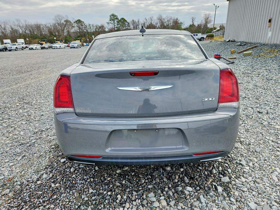 2018 Chrysler 300 Touring