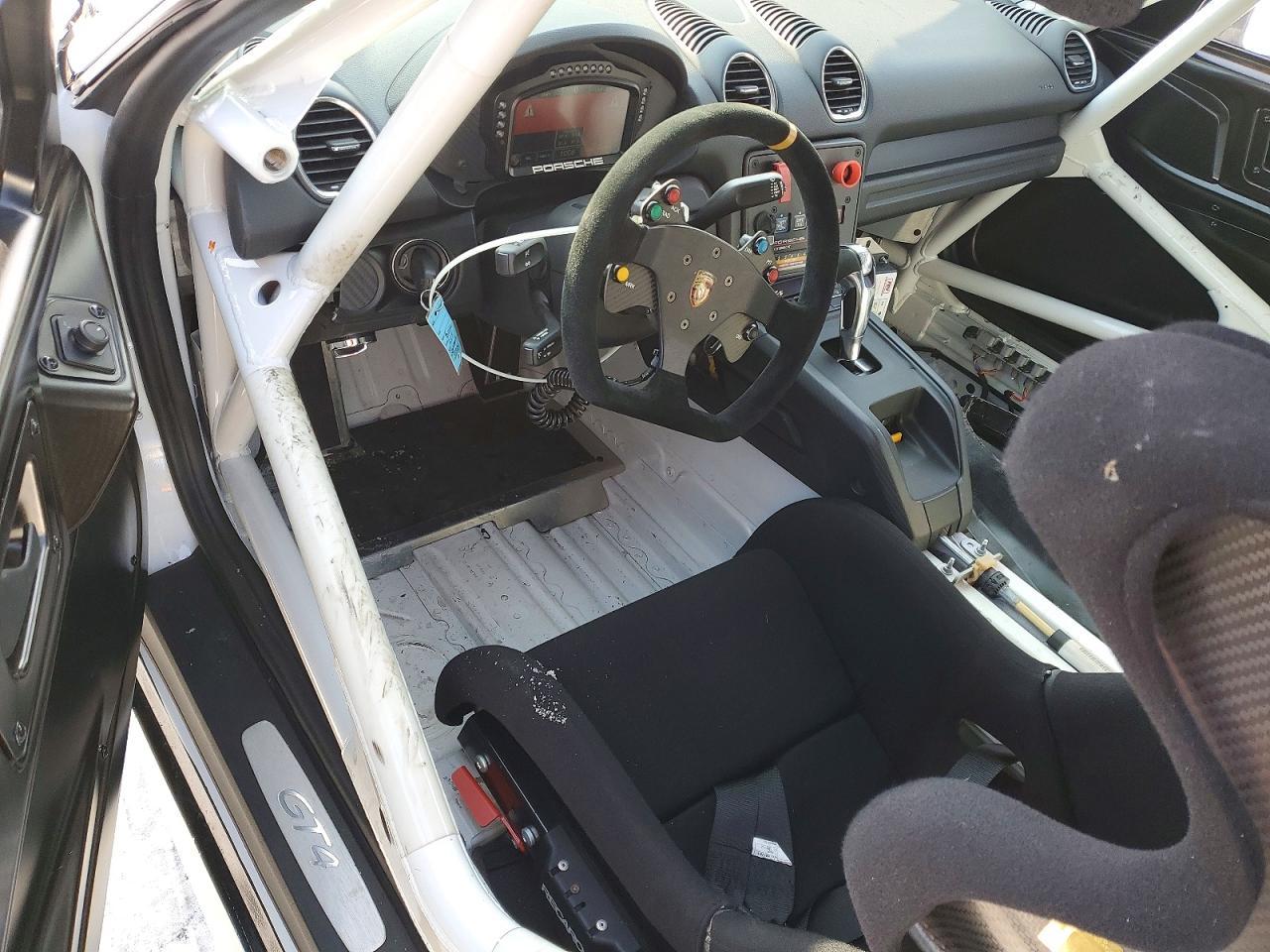 2020 Porsche Cayman GT4