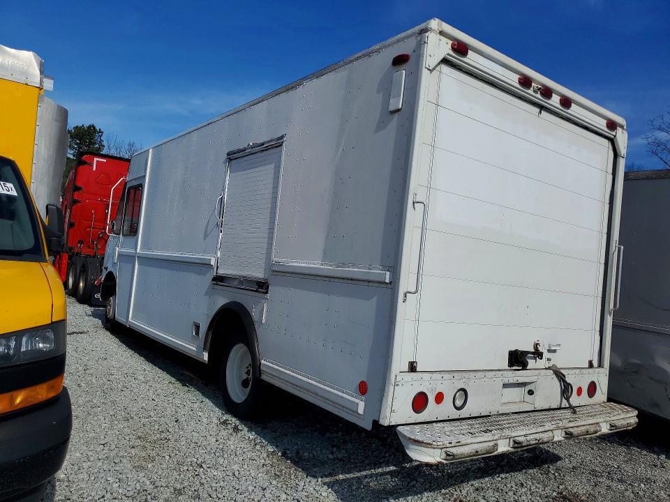 2001 Freightliner MT45 Chassis Delivery Truck