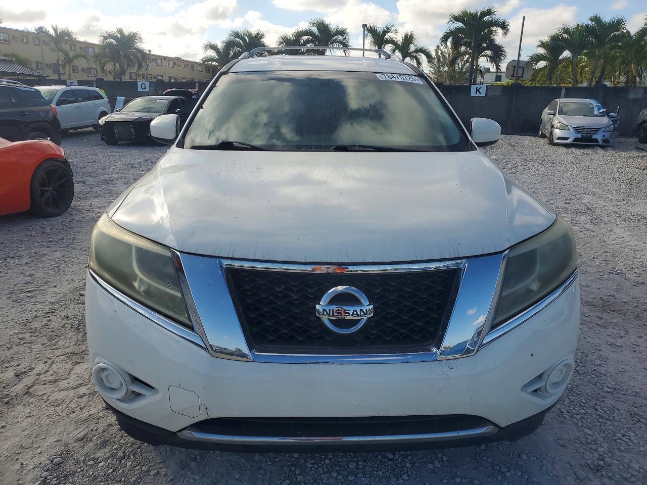 2013 Nissan Pathfinder s