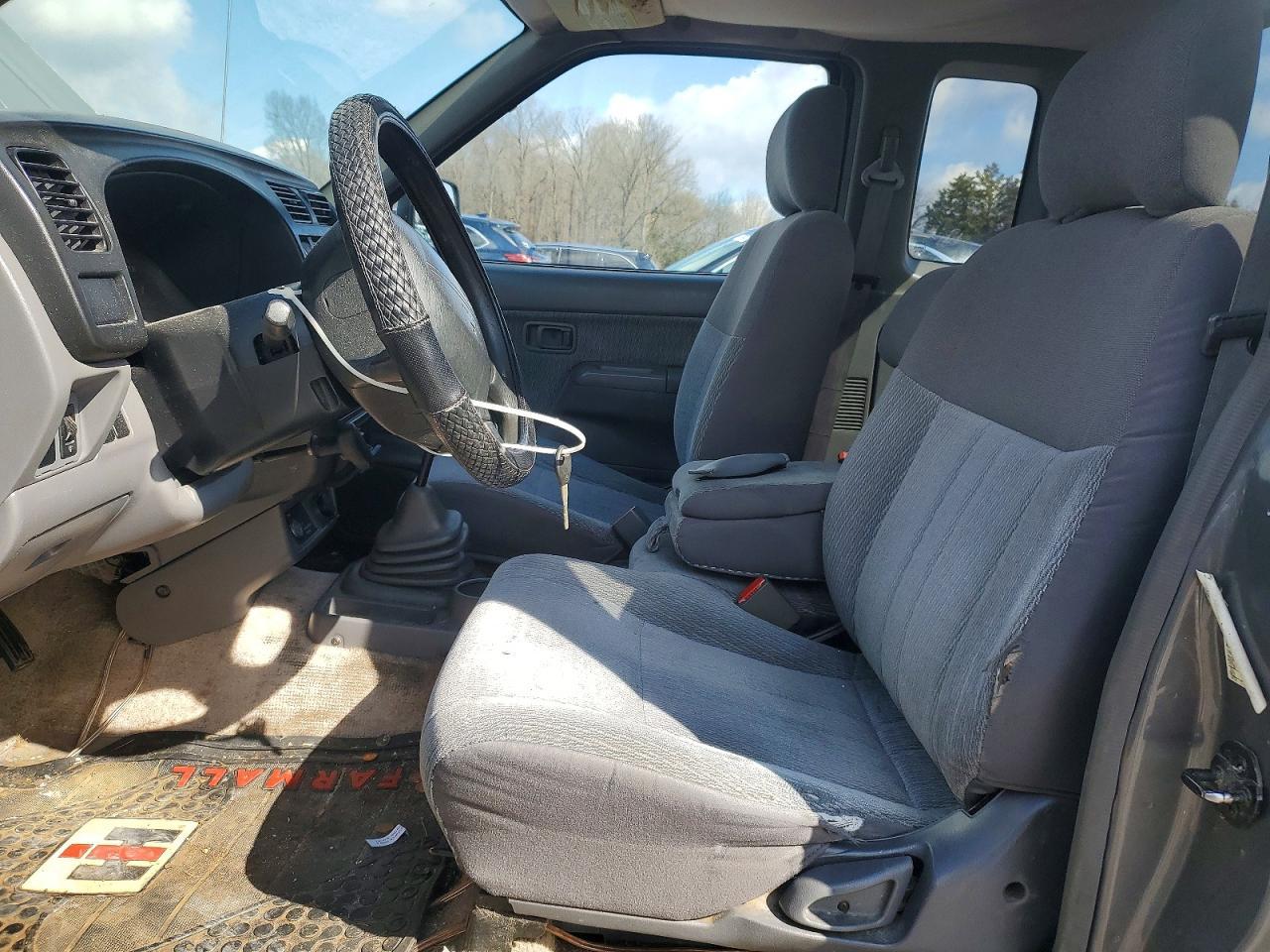 2000 Nissan Frontier XE