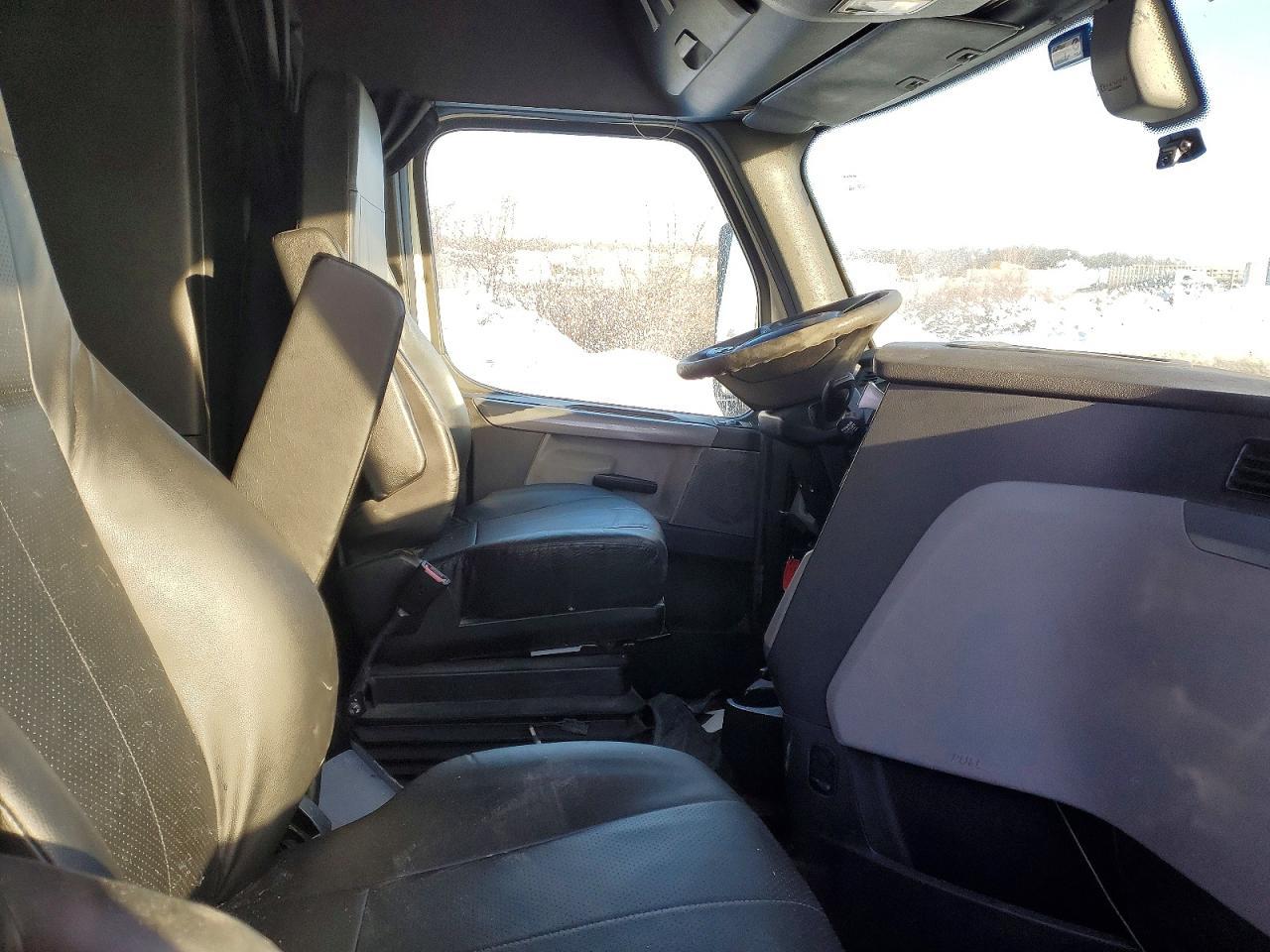 2019 Freightliner Cascadia 126 Semi Truck