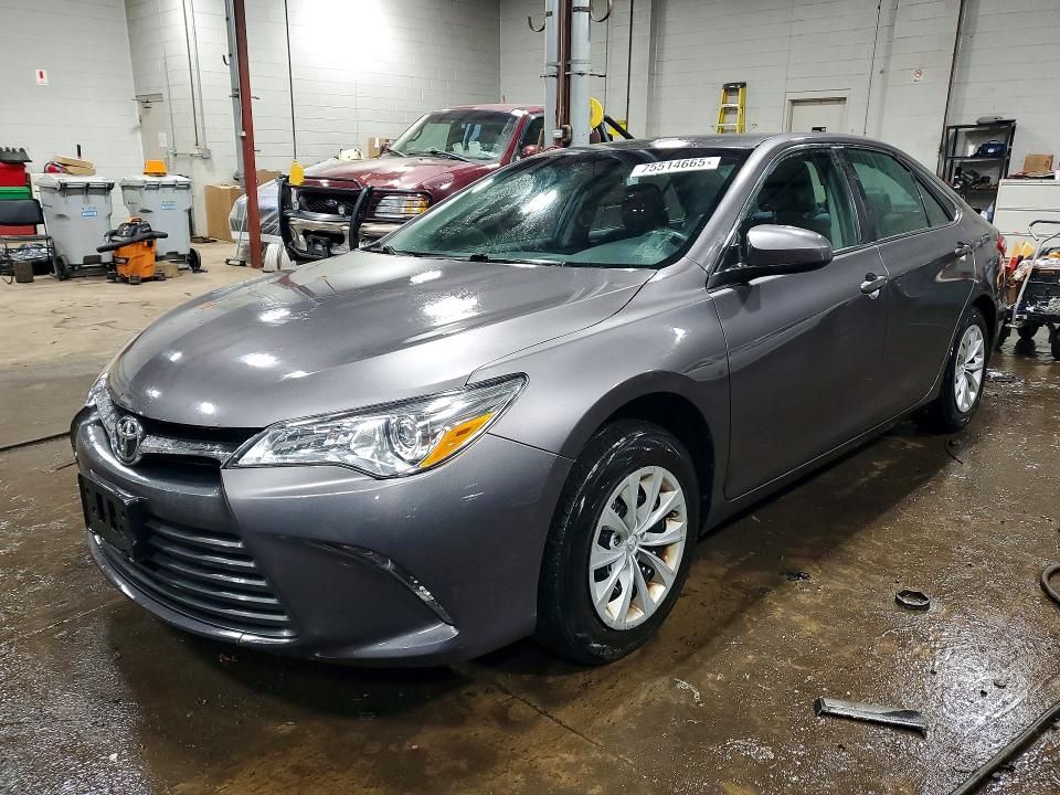 2015 Toyota Camry le