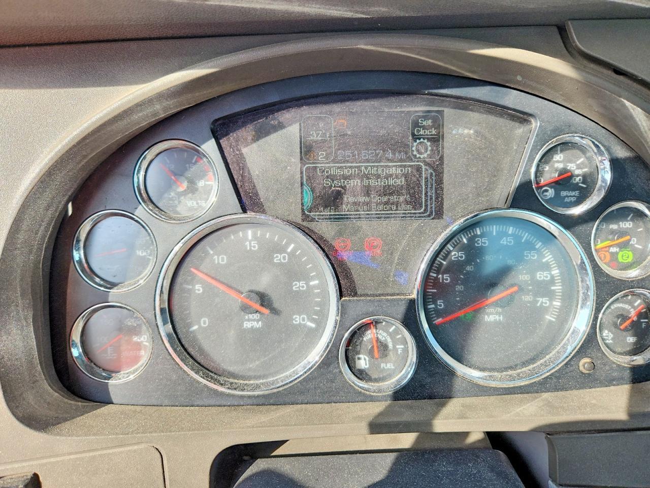 2014 Kenworth T680 Semi Truck