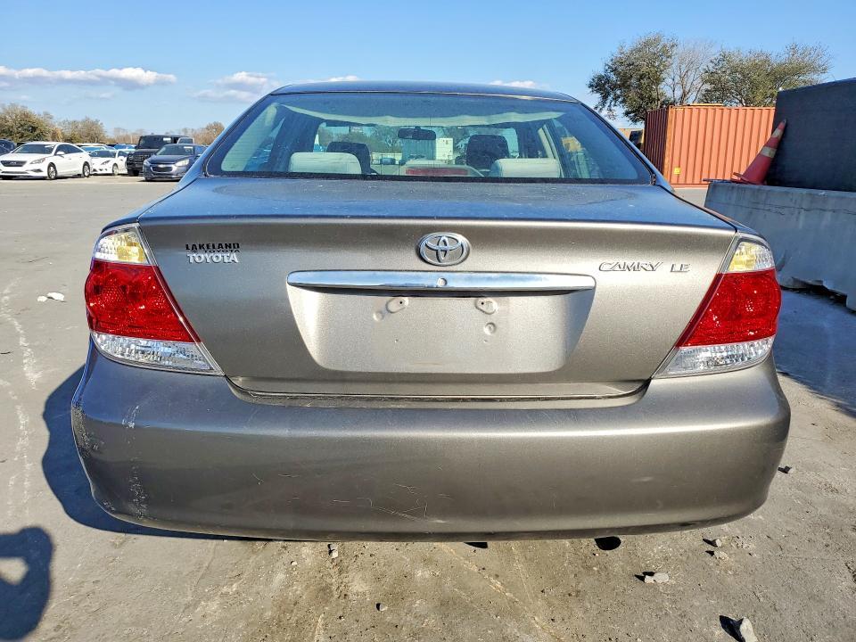 2006 Toyota Camry le