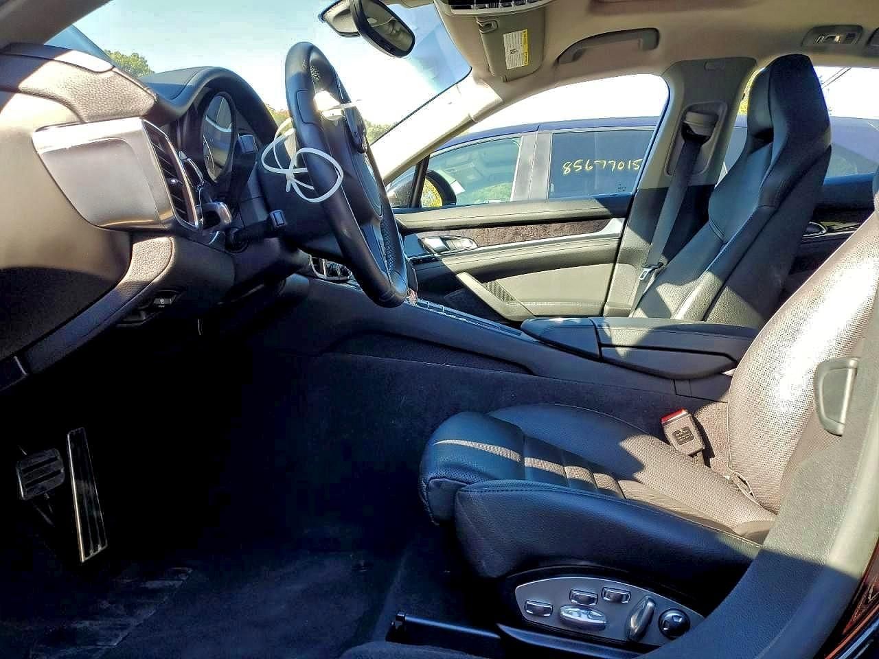 2016 Porsche Panamera 2