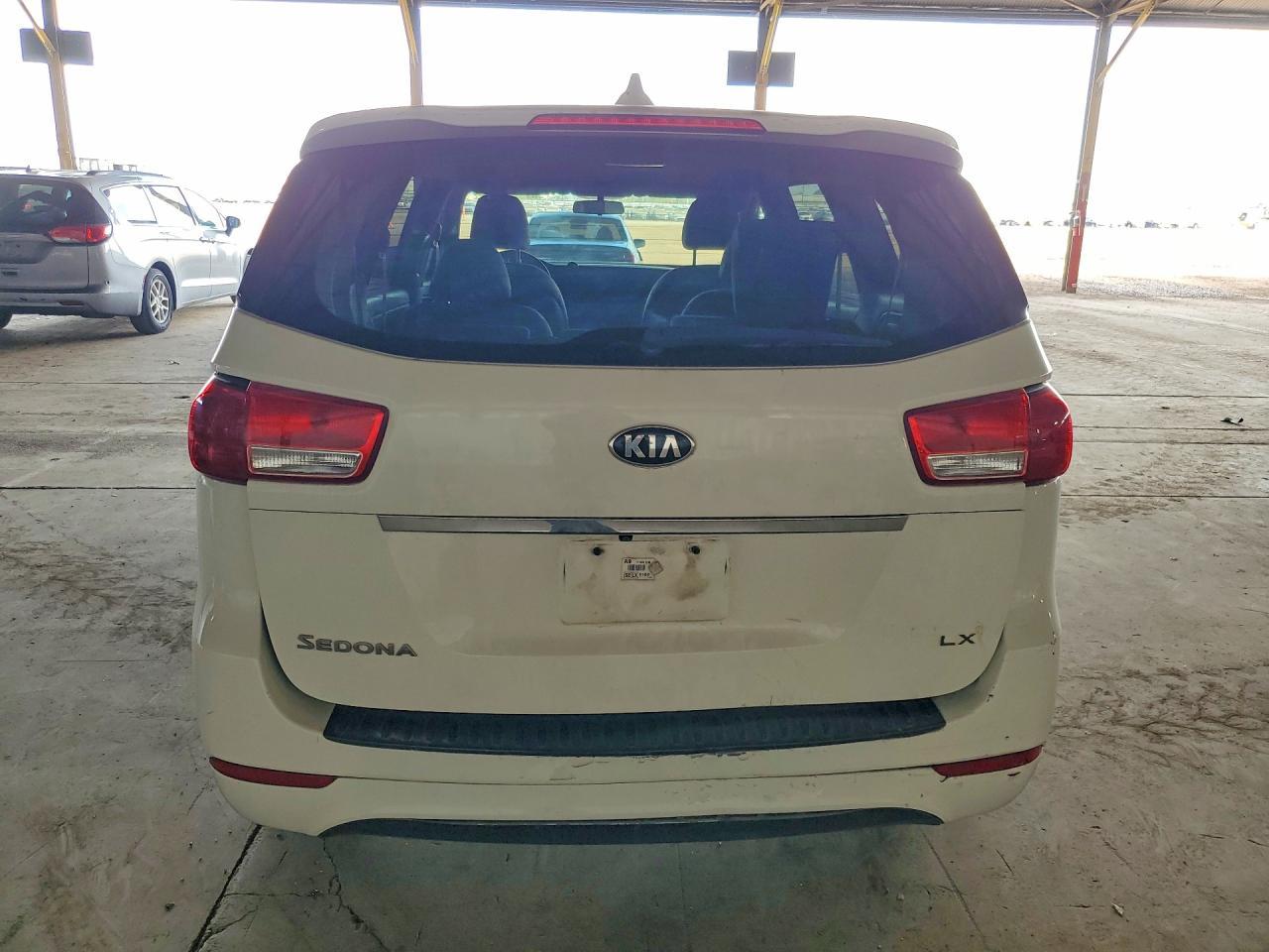 2017 KIA Sedona lx