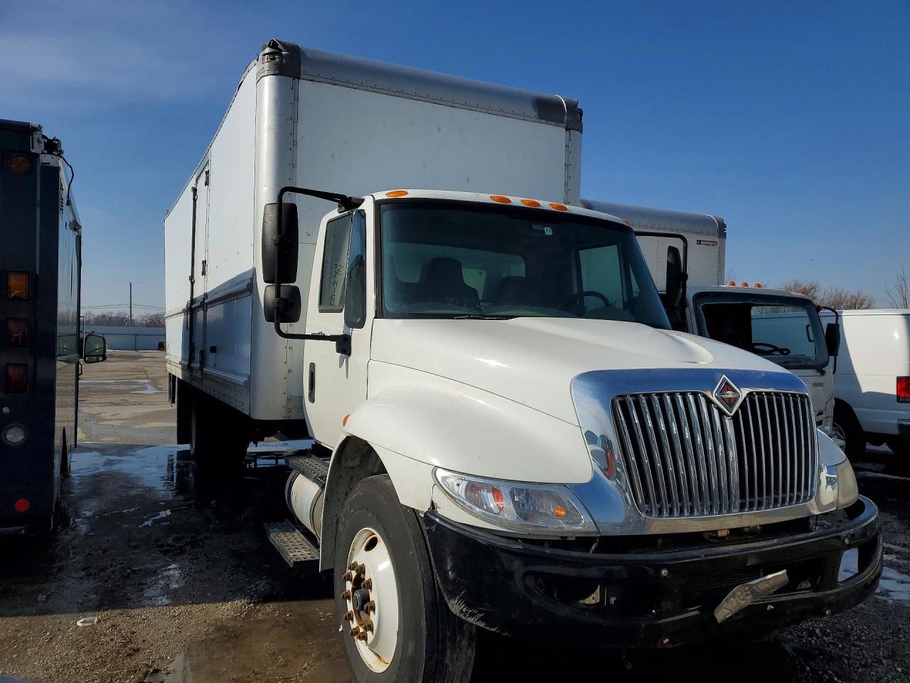 2011 International 4300 BOX Truck