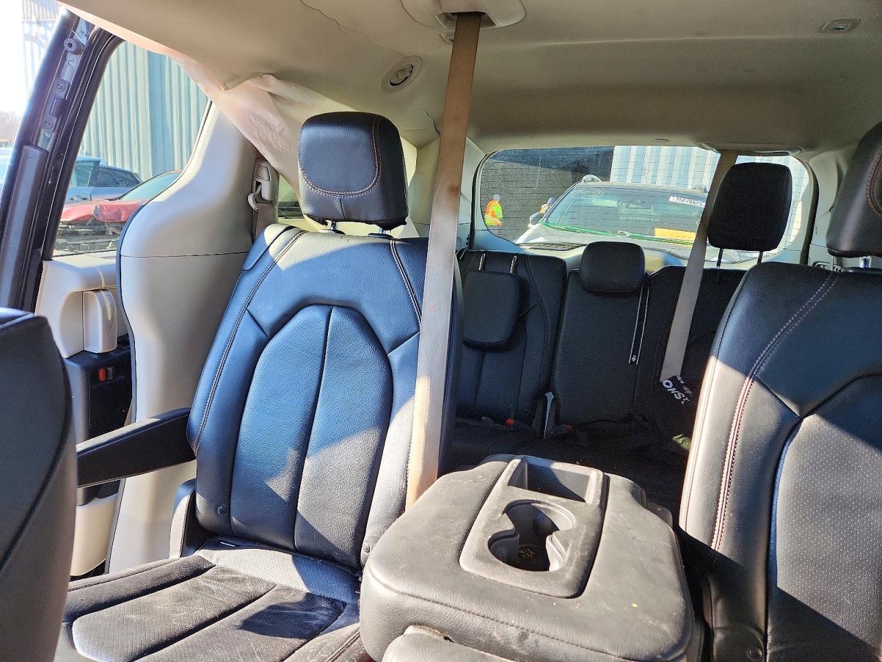 2020 Chrysler Pacifica Touring l