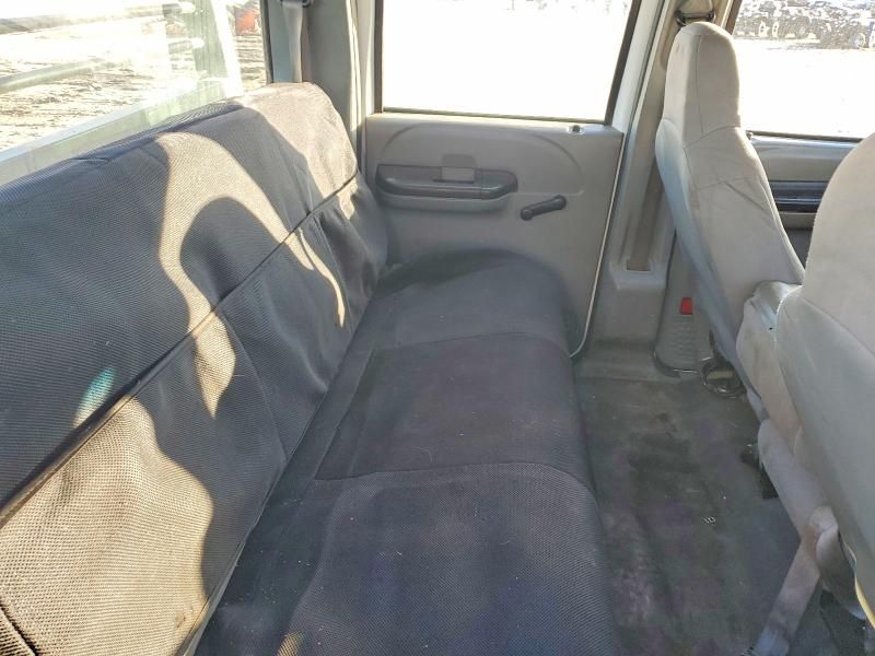 2006 Ford F450 Super Duty Flatbed Truck