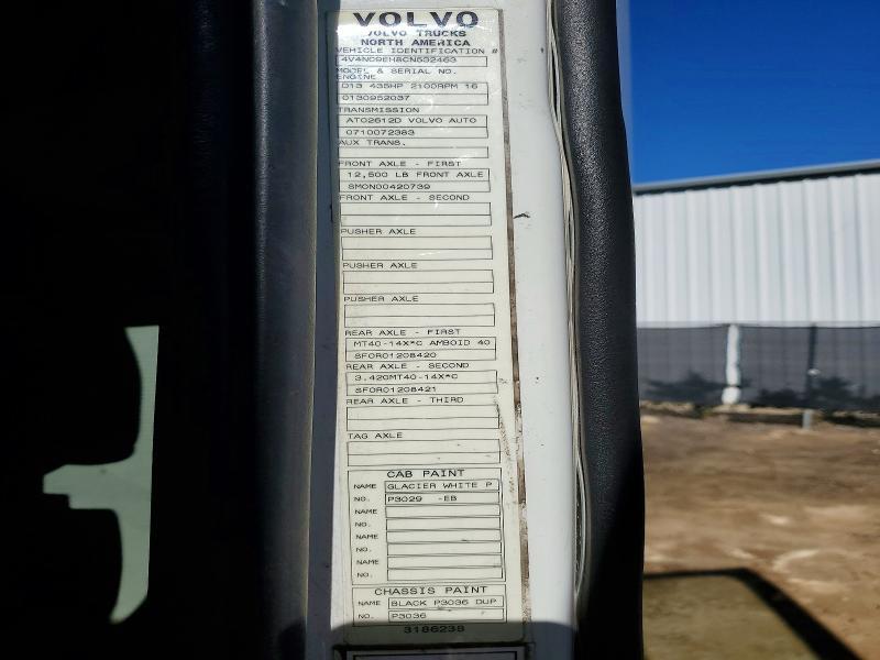 2012 Volvo VNL Semi Truck