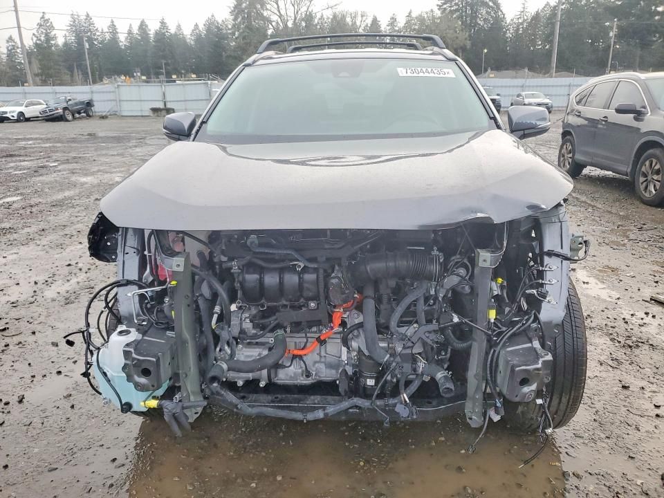2025 Toyota Rav4 le