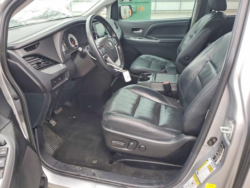 2016 Toyota Sienna se