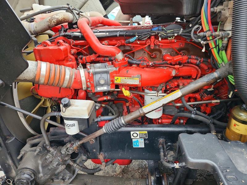 2015 Kenworth T680 Semi Truck