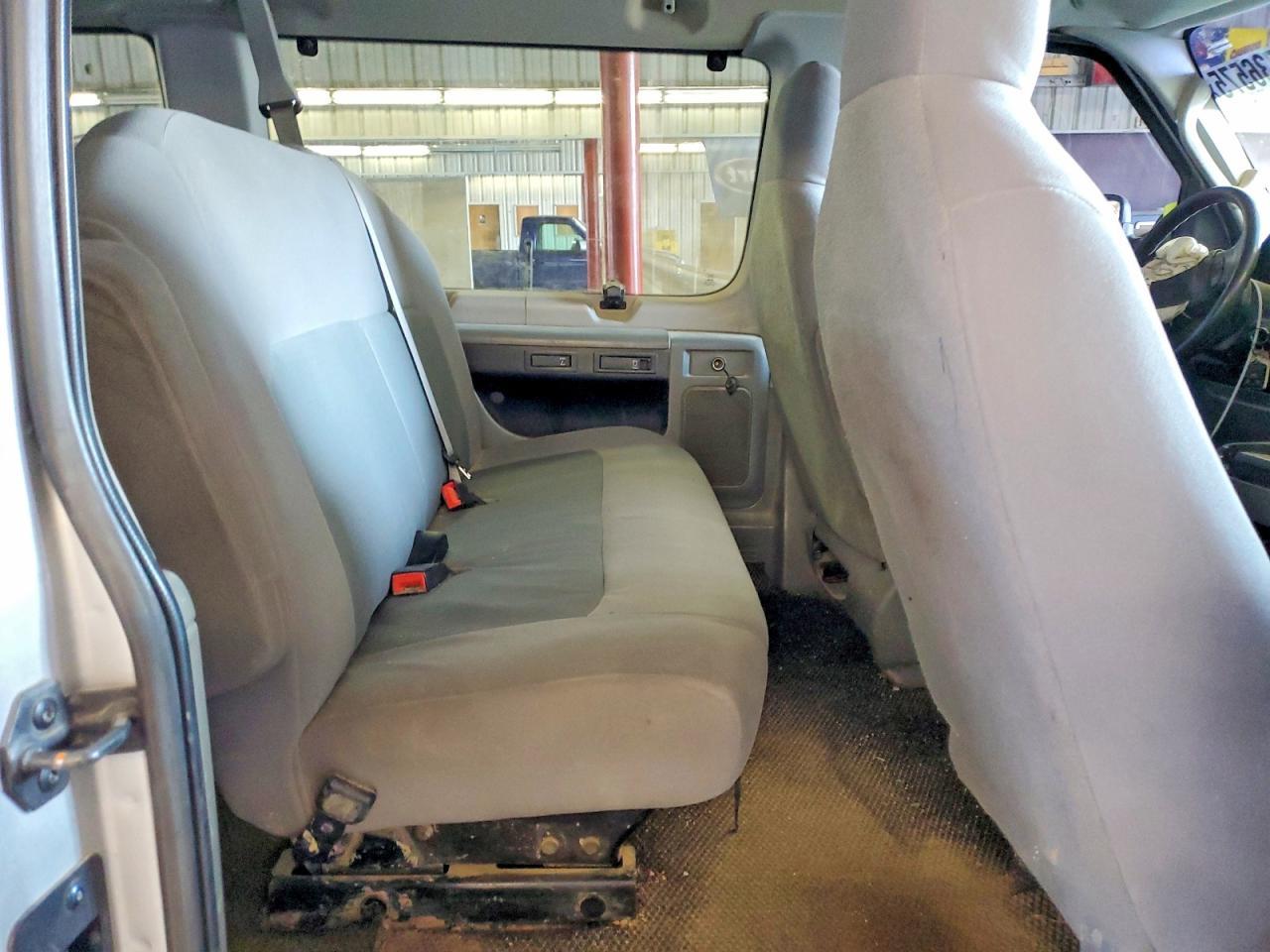 2012 Ford Econoline E350 Super Duty Wagon